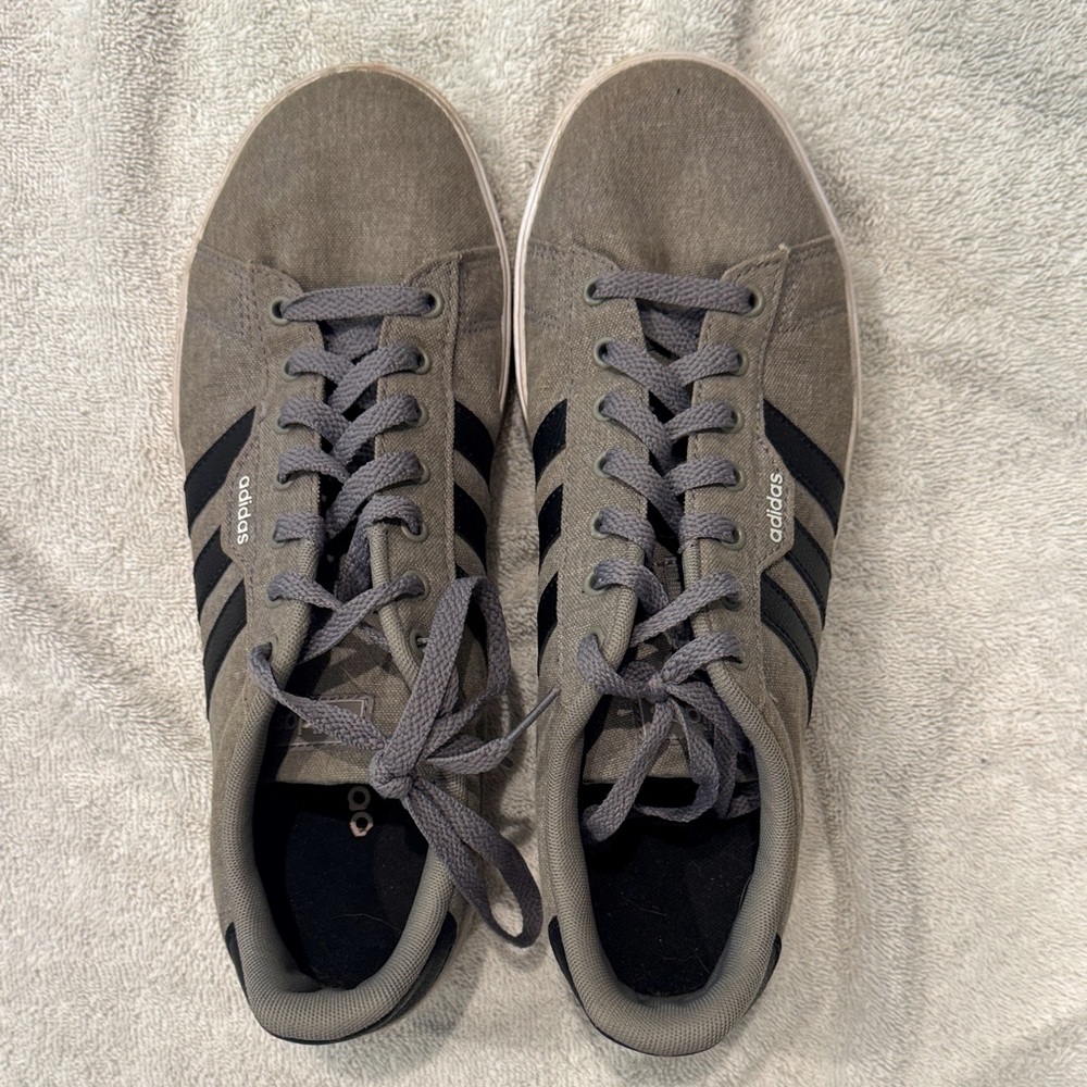 Adidas Men's Gray and Black Sneakers